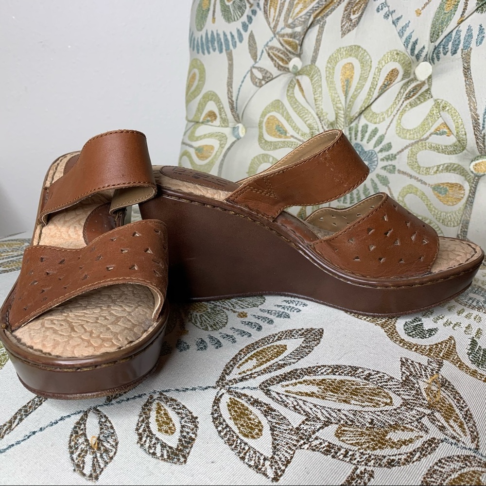 BOC Born Strap Sandals Shoes Wedge Leather Size 8 - Picture 3 of 5